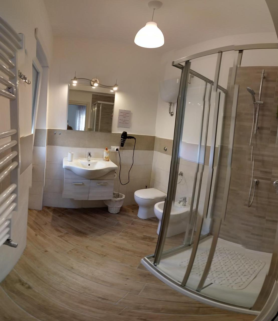 B & B Civico 6 Rooms 萨莱诺 外观 照片