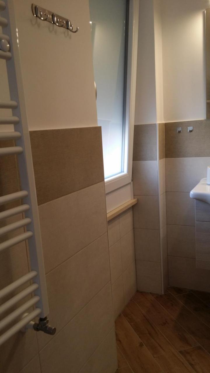 B & B Civico 6 Rooms 萨莱诺 外观 照片