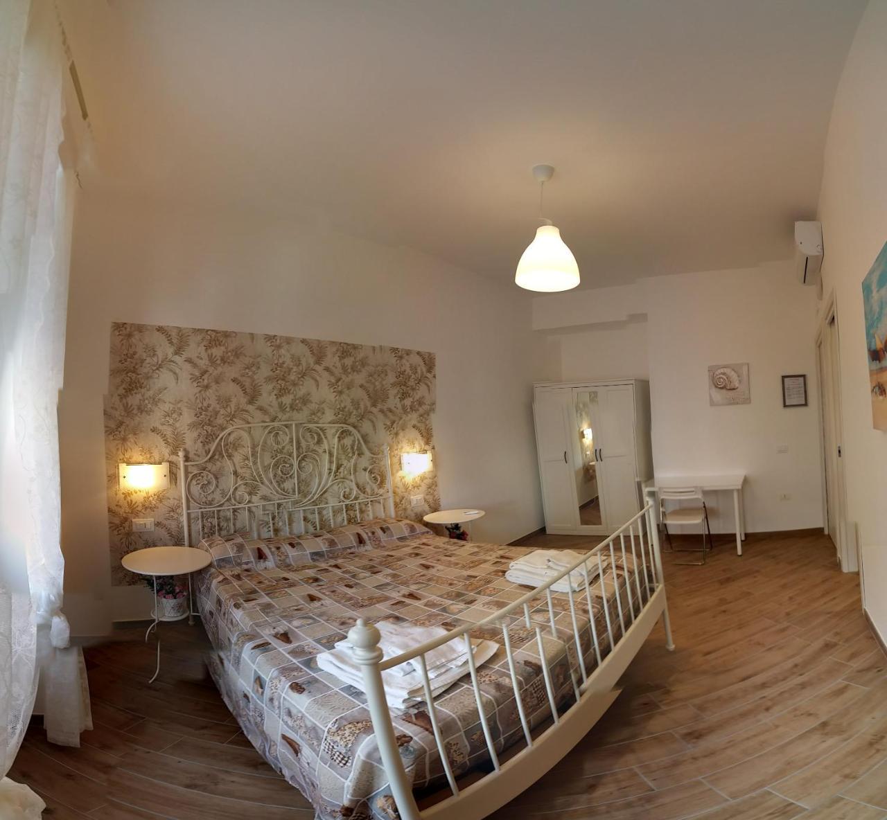 B & B Civico 6 Rooms 萨莱诺 外观 照片